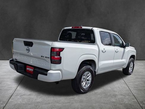 Used 2024 Nissan Frontier SV AWD/4WD image 5