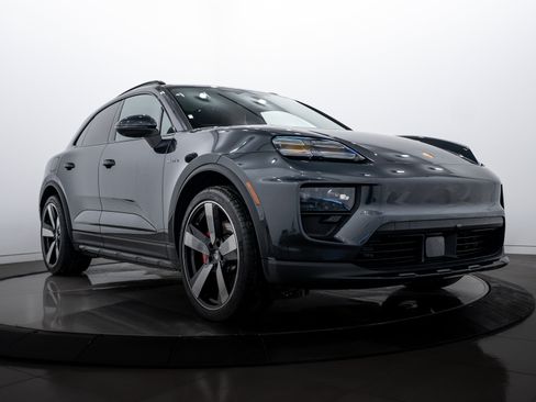 New 2025 Porsche Macan 4S Electric image 9