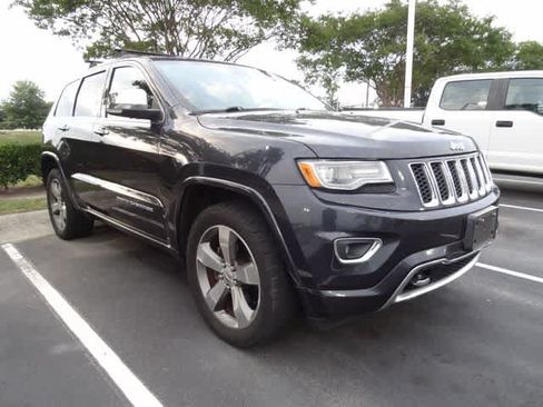 Used 2015 Jeep Grand Cherokee Overland AWD/4WD image 3