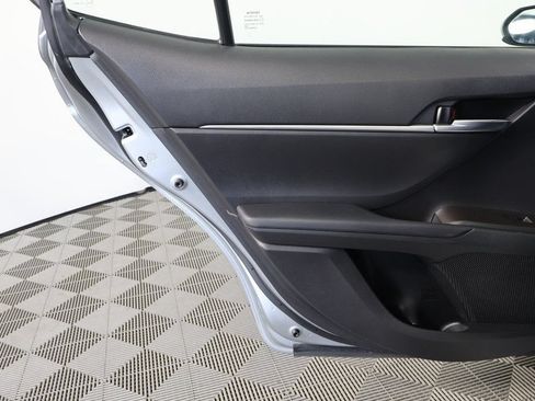 Used 2021 Toyota Camry SE FWD image 12