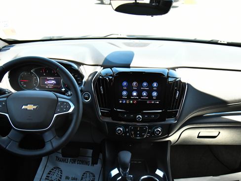 Used 2023 Chevrolet Traverse LT FWD image 41