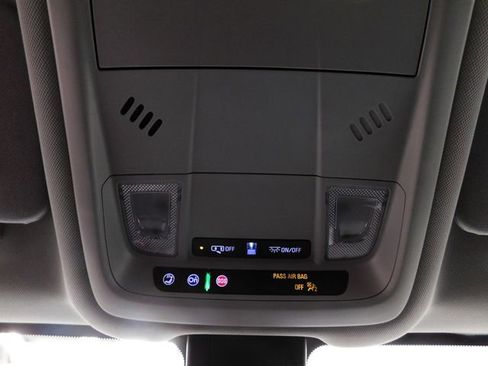 Used 2024 GMC Terrain SLE image 26