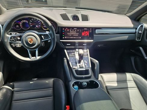 Used 2023 Porsche Cayenne Platinum Edition AWD/4WD image 18