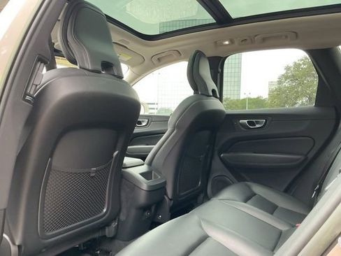 Certified 2023 Volvo XC60 B5 Core FWD image 30