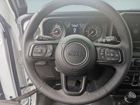 Used 2025 Jeep Wrangler Unlimited Sport AWD/4WD image 15