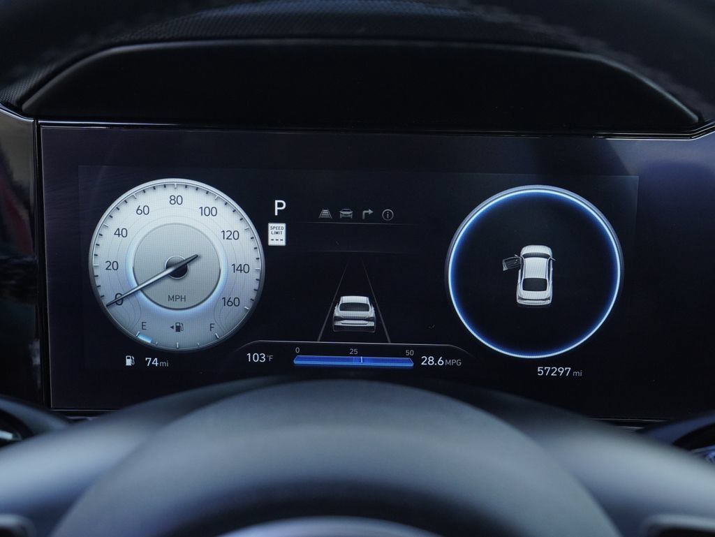 Used 2024 Hyundai Elantra Limited FWD image 16