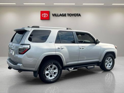 Certified 2022 Toyota 4Runner SR5 RWD image 5
