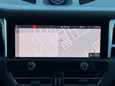 Used 2023 Porsche Macan image 27