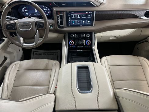 Certified 2023 GMC Yukon Denali w/ Denali Reserve Package AWD/4WD image 3
