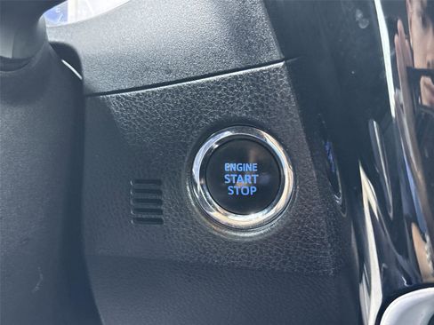 Used 2017 Toyota Corolla L FWD image 24
