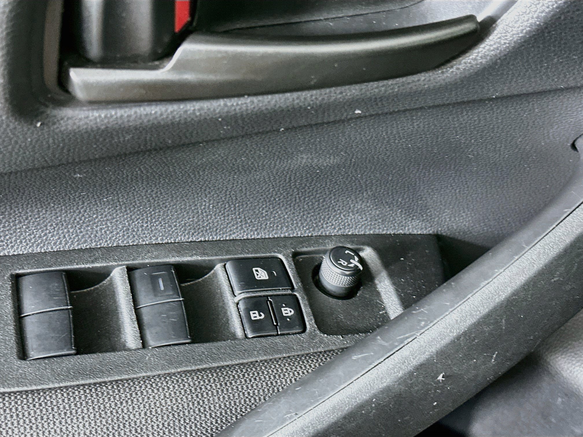 Used 2025 Toyota Corolla LE FWD image 15