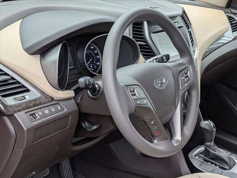 Used 2017 Hyundai Santa Fe Sport FWD image 9