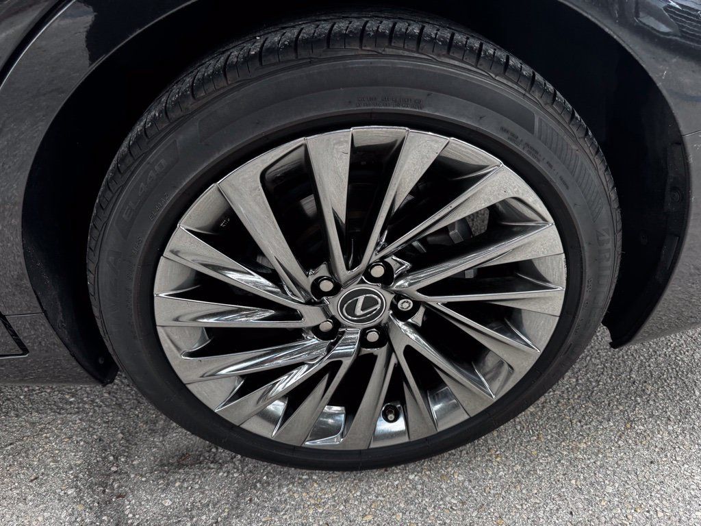 Certified 2025 Lexus ES 300h w/ Technology Package FWD image 12