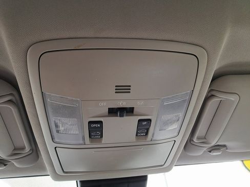 Used 2018 Toyota RAV4 Limited image 21