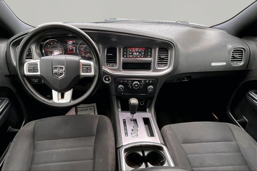 Used 2014 Dodge Charger SE RWD image 7