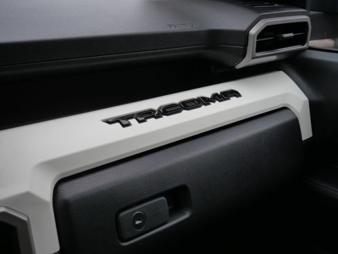 Certified 2024 Toyota Tacoma TRD Off-Road AWD/4WD image 23