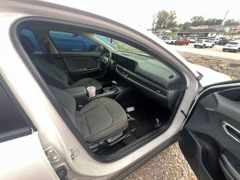 Used 2025 Kia K4 LX image 8
