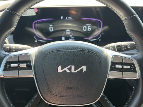 Certified 2024 Kia Telluride EX image 27