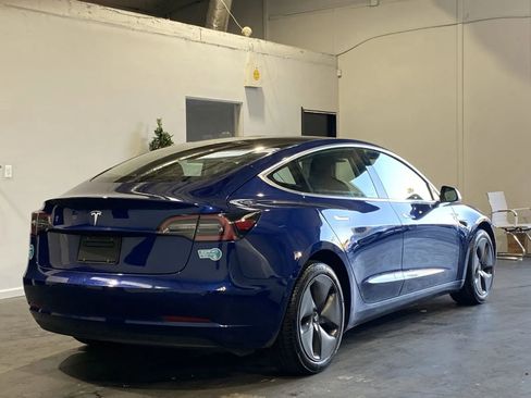 Used 2020 Tesla Model 3 Standard Range Plus image 4