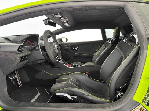 Used 2023 Lamborghini Huracan Sterrato image 16