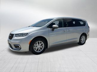 Used 2023 Chrysler Pacifica Touring-L FWD video 1