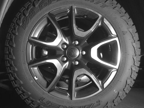 Used 2025 Jeep Compass Trailhawk AWD/4WD image 14