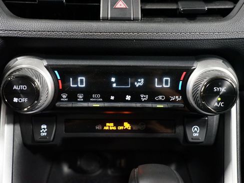 Used 2024 Toyota RAV4 XLE FWD image 20
