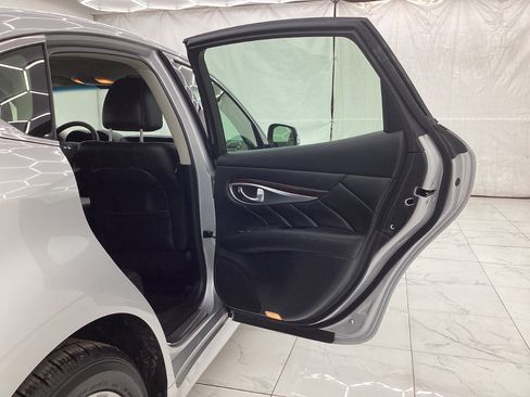 Used 2015 INFINITI Q70 3.7 image 23