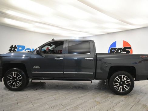 Used 2018 Chevrolet Silverado 1500 High Country image 2