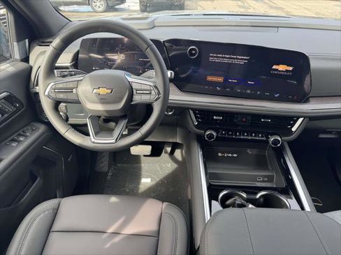 New 2026 Chevrolet Suburban LT image 11