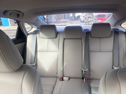 Used 2016 Toyota Avalon XLE Premium image 7