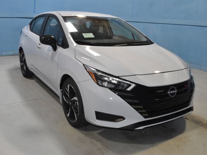 New 2025 Nissan Versa SR w/ Trunk Package