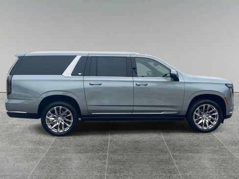 Certified 2025 Cadillac Escalade ESV Premium Luxury w/ LPO, Radiant Package AWD/4WD image 6