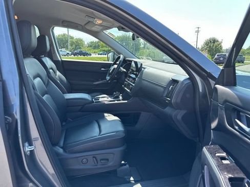 Used 2023 Nissan Pathfinder SL AWD/4WD image 27