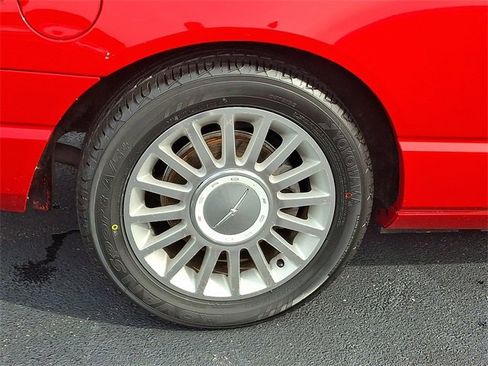 Used 2005 Ford Thunderbird image 11