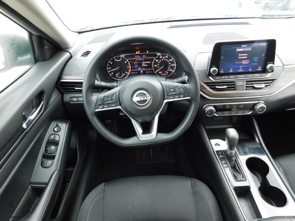 Used 2024 Nissan Altima 2.5 SV FWD image 9