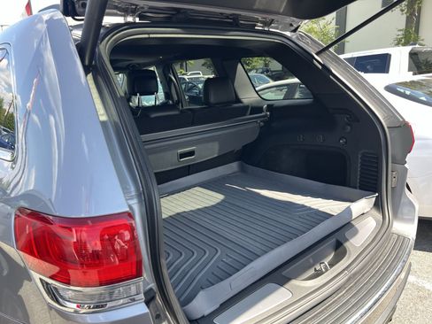 Used 2017 Jeep Grand Cherokee Limited w/ Trailer Tow Group IV AWD/4WD image 21