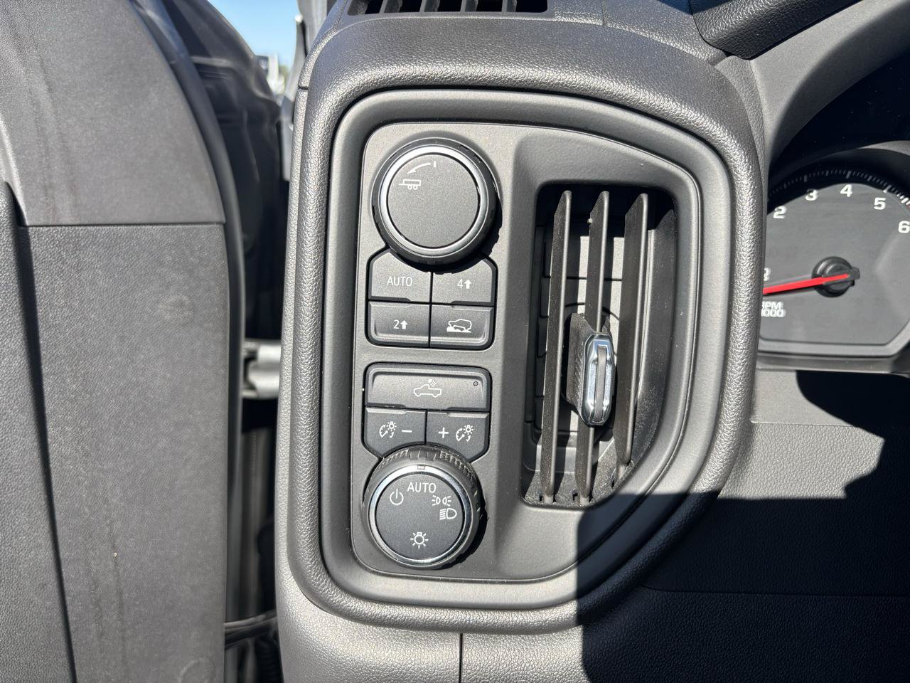 Used 2022 Chevrolet Silverado 1500 Custom w/ LPO, Dark Essentials Package AWD/4WD image 16