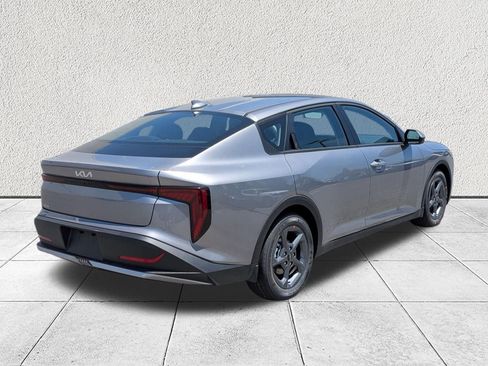 New 2026 Kia K4 FWD image 3
