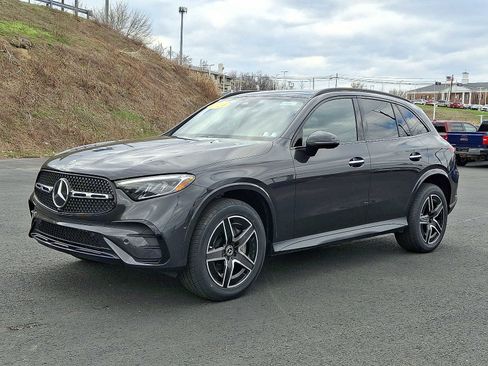 Used 2024 Mercedes-Benz GLC 300 4MATIC image 4