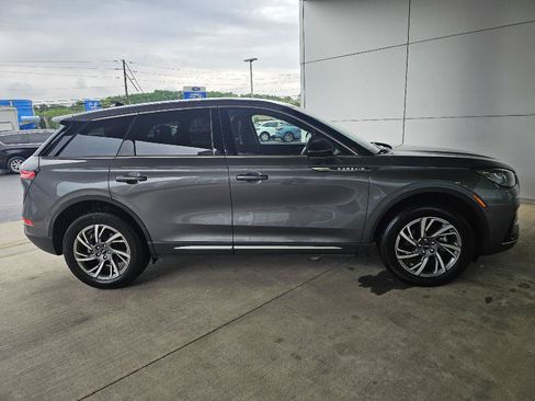 Used 2025 Lincoln Corsair AWD w/ Equipment Group 101A image 6