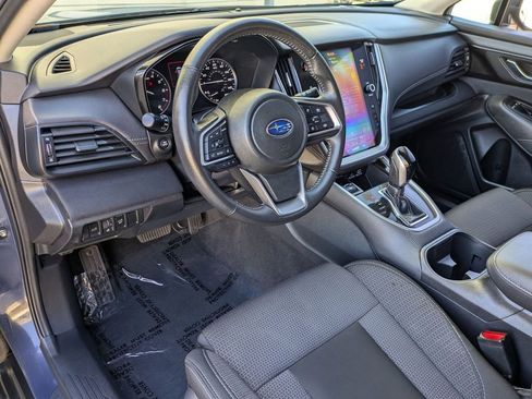 Used 2025 Subaru Outback Premium AWD/4WD image 13
