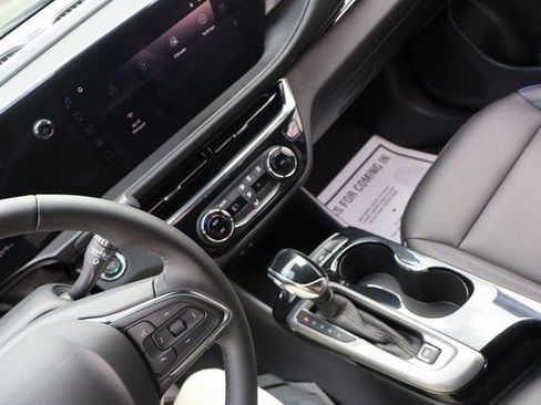 Used 2025 Buick Envista Sport Touring FWD image 24