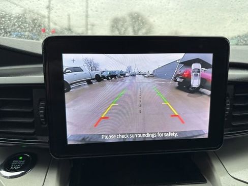 Used 2021 Ford Explorer XLT w/ Class III Trailer Tow Package image 8