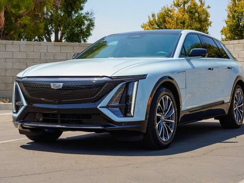 Certified 2024 Cadillac Lyriq Sport RWD image 2