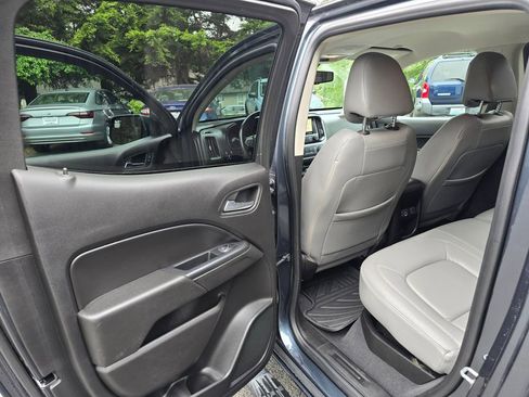 Used 2019 Chevrolet Colorado LT w/ LT Convenience Package AWD/4WD image 10