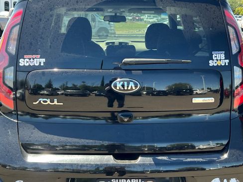 Used 2017 Kia Soul EV FWD image 19