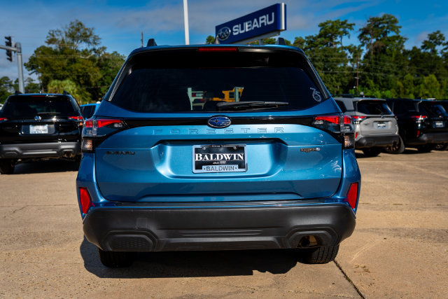 Certified 2025 Subaru Forester Premium AWD/4WD image 5