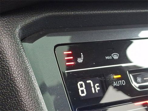 Used 2022 Volkswagen Tiguan SE R-Line image 27