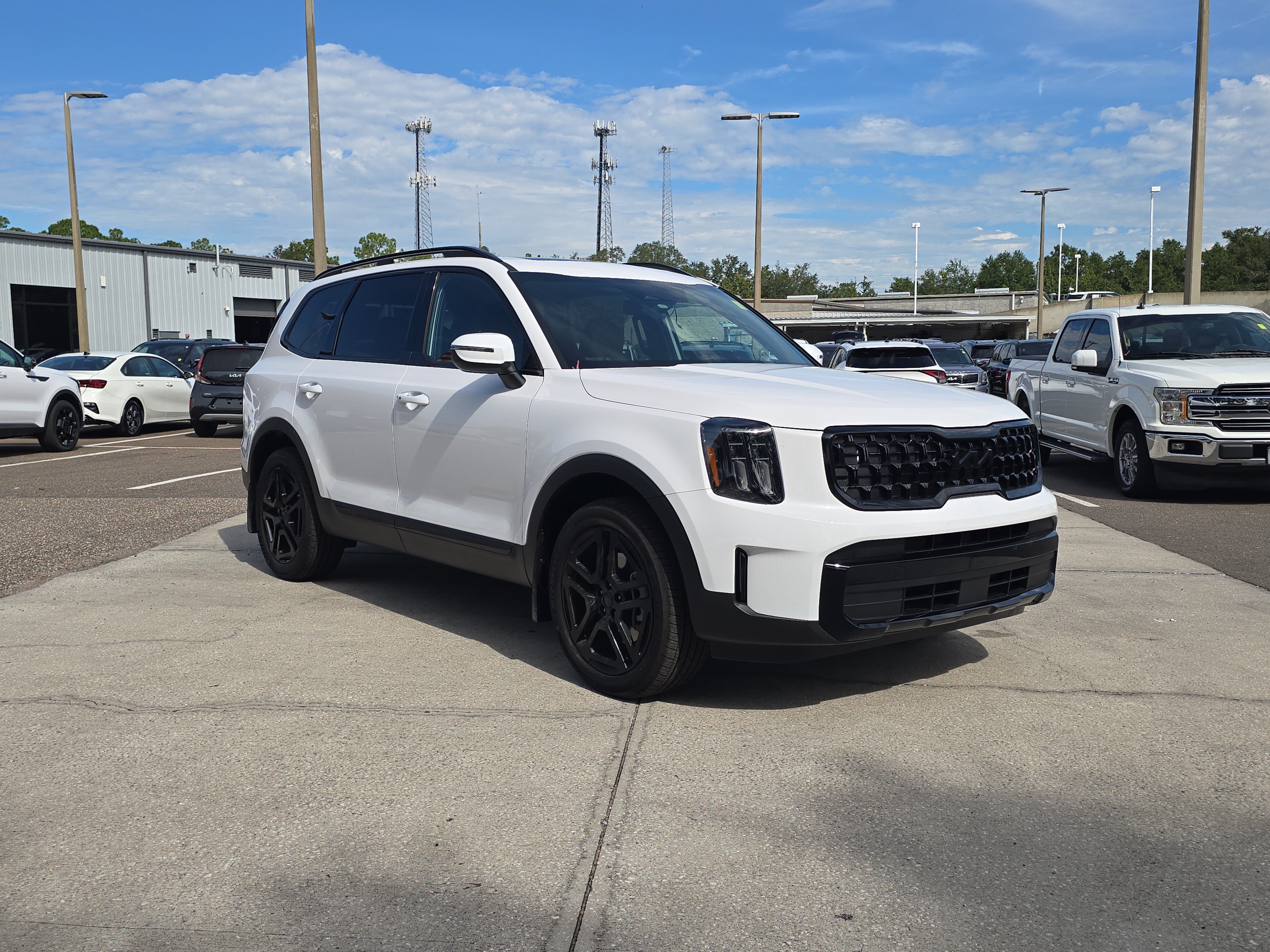 Certified 2025 Kia Telluride EX X-Line AWD/4WD image 2